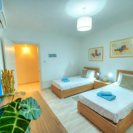 Spacious Seafront 3 Bedrooms - Balcony Goslm-7