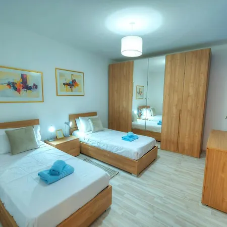 Spacious Seafront 3 Bedrooms - Balcony Goslm-7 *