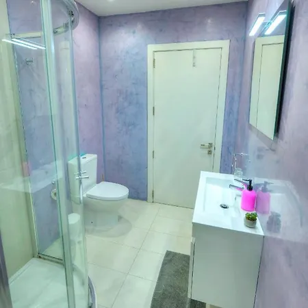 Spacious Seafront 3 Bedrooms - Balcony Goslm-7 *