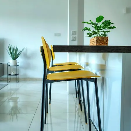 Spacious Seafront 3 Bedrooms - Balcony Goslm-7 Apartment