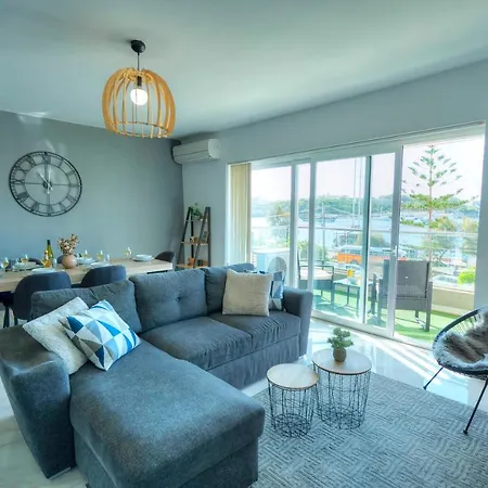 Apartment Spacious Seafront 3 Bedrooms - Balcony Goslm-7