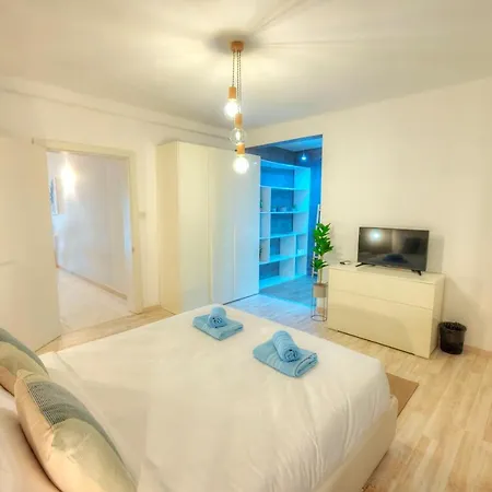 Apartment Spacious Seafront 3 Bedrooms - Balcony Goslm-7