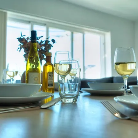 Spacious Seafront 3 Bedrooms - Balcony Goslm-7 Lejlighed Sliema