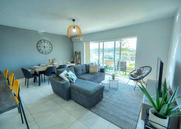 Apartment Spacious Seafront 3 Bedrooms - Balcony Goslm-7 *