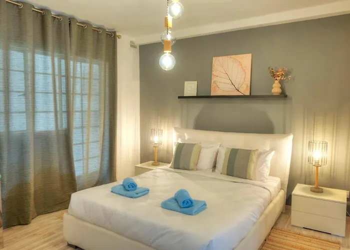 Spacious Seafront 3 Bedrooms - Balcony Goslm-7 Apartment *