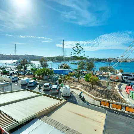 Spacious Seafront 3 Bedrooms - Balcony Goslm-7