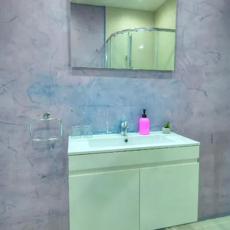 Spacious Seafront 3 Bedrooms - Balcony Goslm-7 *